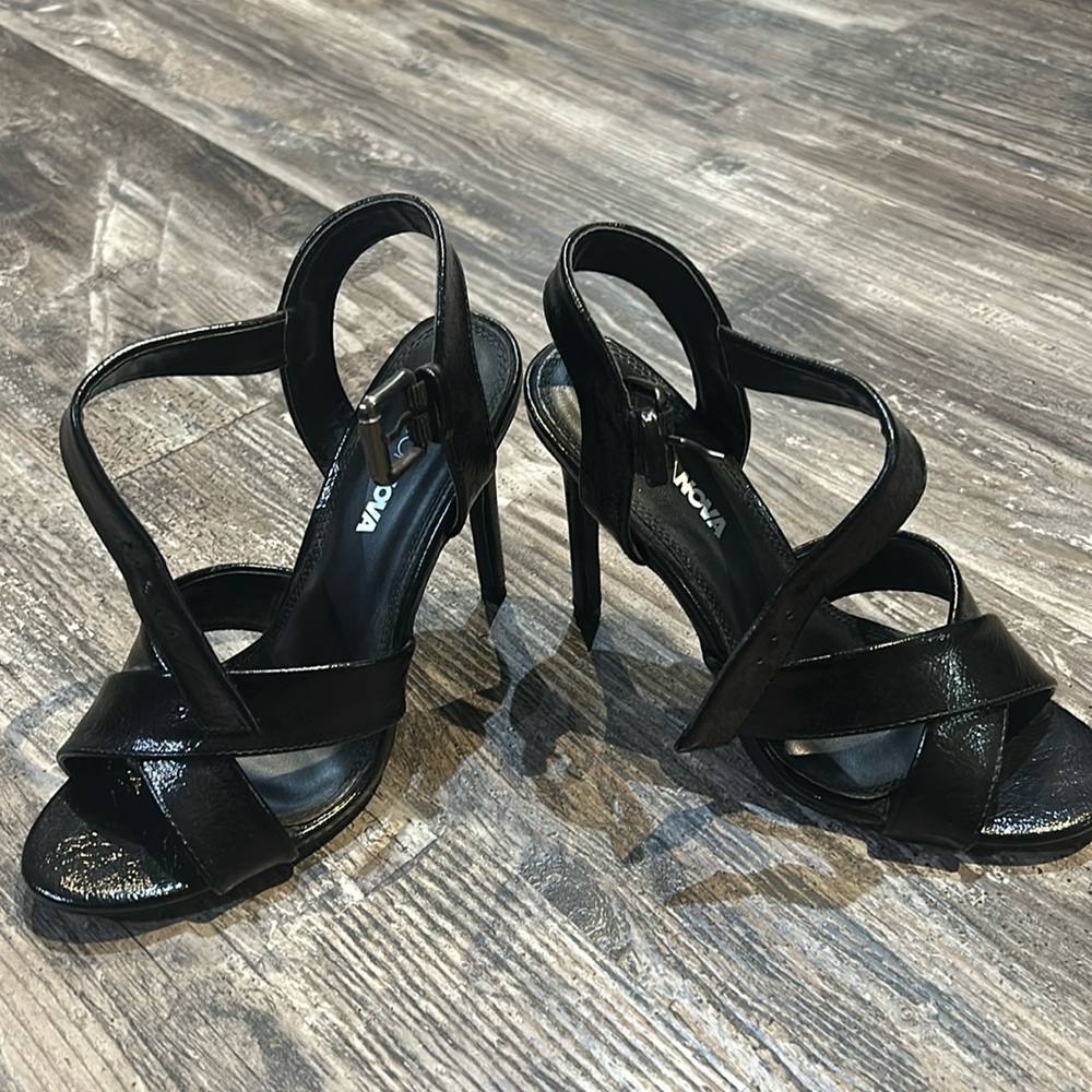 Black high heels from Fashion Nova